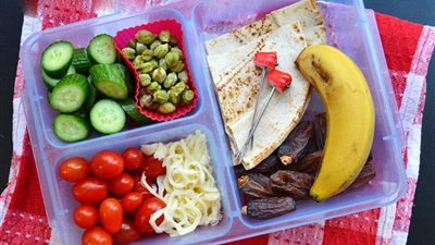 من البيض إلى الفول.. 7 مكونات أساسية في اللانش بوكس مدرسي صحي| خاص