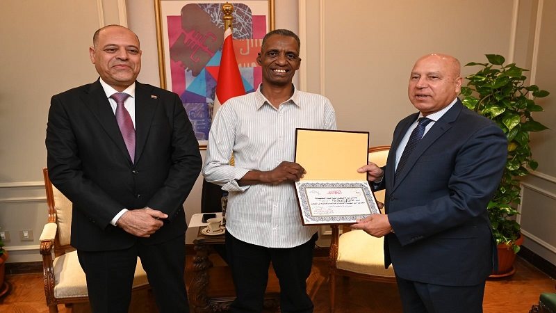 تكريم البطل طارق