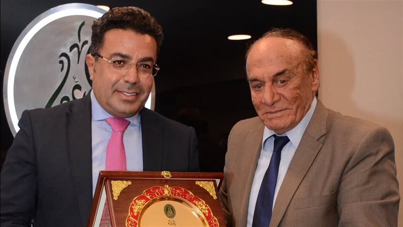 رئيس حزب الوعي مع