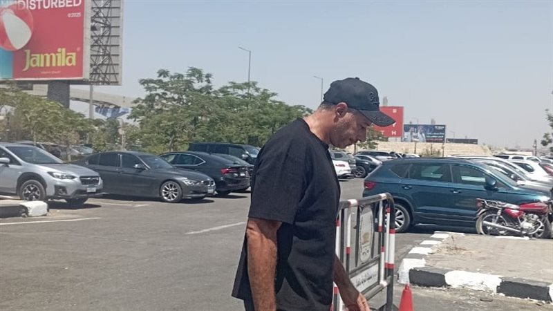 أحمد السعدني في جنازة