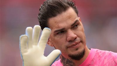 النصر السعودي يتحرك لضم إيدرسون أو ديوجو كوستا لتعزيز حراسة المرمى