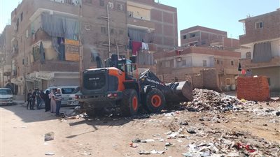 حي الأربعين بالسويس يستعد لاستقبال العام الدراسي الجديد بحملات نظافة مكثفة