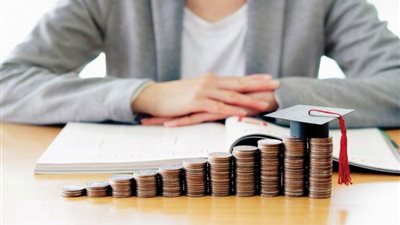 بسبب اجتماع المركزي.. قروض التعليم بين طموح المستقبل وعبء الفائدة 