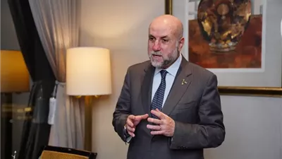 مستشار الرئيس الفلسطيني يدعو إلى وجود سلاح شرعي وقوى أمنية لإنفاذ القانون 