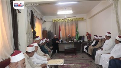 مدير أوقاف الفيوم يجتمع بمديري الإدارات ويوجه بجعل المساجد مصدر إشعاع وتثقيف