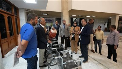 محافظ أسيوط يشهد تسليم 50 كرسيًا متحركًا معاد تأهيلها ضمن مبادرة صيانة الأجهزة