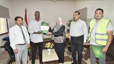 الأورمان تكرم عامل مزلقان بنى سويف بمكافأة 150 ألف جنيه