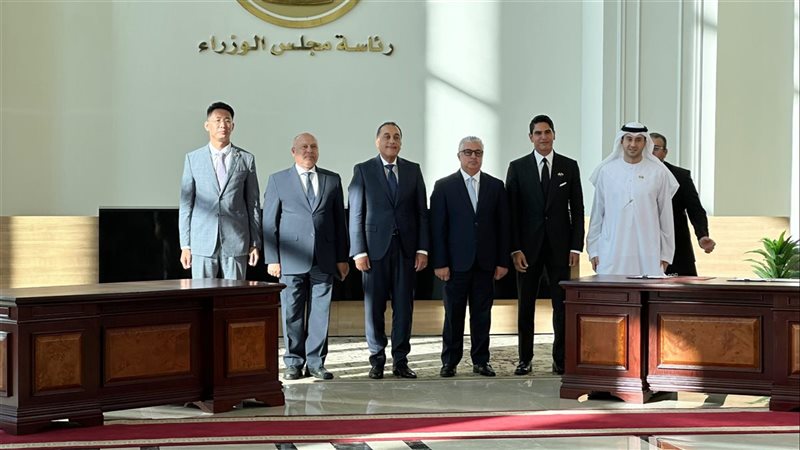 جانب من توقيع الشراكة