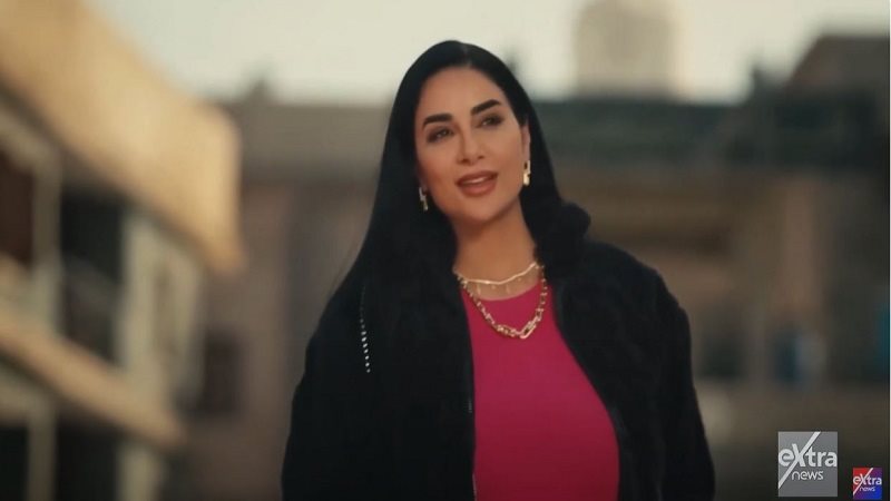 الفنانة جوري بكر
