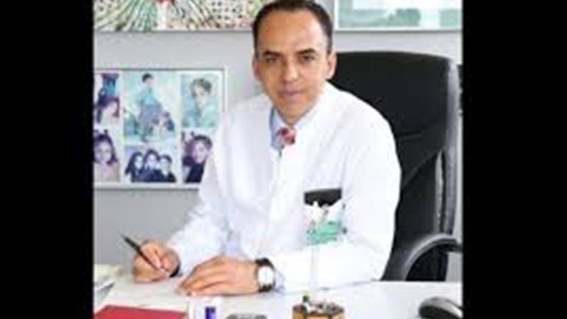 الدكتور إيمن الأغا