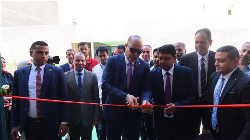 وزير العمل يفتتح