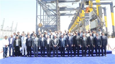 وزير النقل يشهد احتفالية وصول أوناش عملاقة لمحطة هاتشيسون