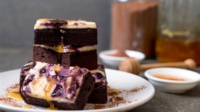 سر نجاح تشيز كيك براوني بدون خبز بخطوات بسيطة في المنزل