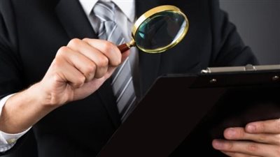 الحبس والغرامة عقوبة تزوير العلامات التجارية.. ومصادرة المنتجات المضبوطة