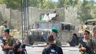 الجيش اللبناني يتسلم دفعة جديدة من السلاح الفلسطيني بمخيمات صور جنوب لبنان