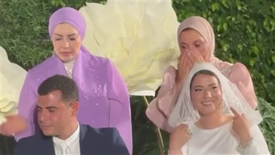 الدكتورة هبة قطب تحتفل بعقد قران ابنتها الميكاب أرتيست دينا هشام|صور