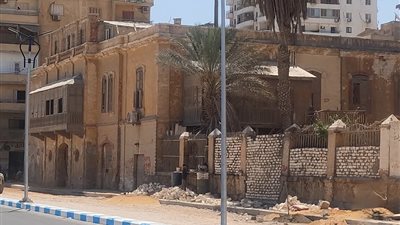 قفلوه بالدبش.. أهالي السويس يستغيثون لإنقاذ بيت المساجيري التاريخي من التشويه