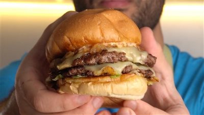 أسرار طريقة عمل سماش برجر في المنزل بنفس طعم المطاعم 