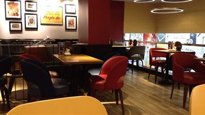 غلق كافيه بالعجوزة وضبط عدد من الساقطات عرضن أنفسهن على راغبي المتعة