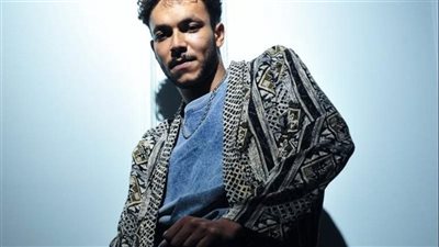 ويجز يطرح أحدث ألبوماته الغنائية بعنوان 