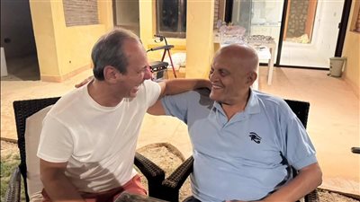 الموسيقار عمرو سليم يعبر عن سعادته بلقاء السير مجدي يعقوب وحفيد الملك فاروق 