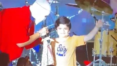 صعد معه على المسرح.. ظهور أول شبيه لـ تووليت في مهرجان العلمين 