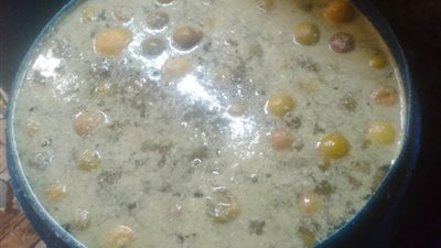 ضبط 6 أطنان مخللات غير صالحة و10 آلاف عبوة عصائر مغشوشة بسوهاج