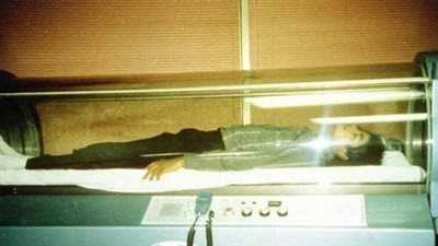  بعد 16 عامًا من رحيله.. أسرارعن الغرفة الزجاجية لإطالة عمر 