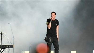 أنا مش كيس شيبسي ولا براند .. أمير عيد ينتقد تباهي النجوم بالمشاهدات