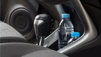 دراسة صادمة.. زجاجات البلاستيك داخل السيارة تهدد الجسم بالتسمم
