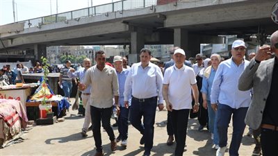 محافظ القاهرة يقوم بجولة تفقدية بمحيط ميدان رمسيس لمتابعة أعمال الانضباط  