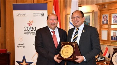  رئيس جامعة حلوان يستقبل المشرف العام على جائزة مصر للتميز الحكومي