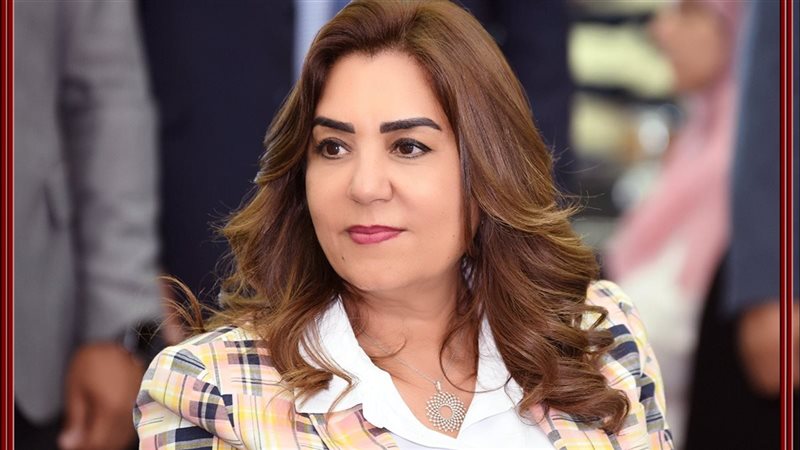 الدكتورة منال عوض