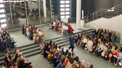 جدول أسابيع الموضة لربيع وصيف 2026.. ترقب وتغييرات في عالم الموضة 