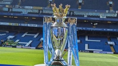 البريميرليج: VAR يُنقذ مانشستر يونايتد.. توتنهام يُفرط بالصدارة وإيفرتون ينتفض