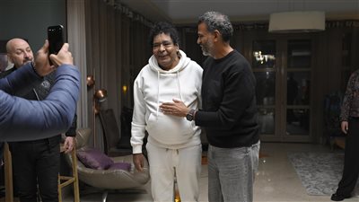 قبل طرحها غدا.. محمد منير يظهر في كواليس الأغنية الدعائية لفيلم ضي 