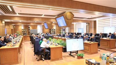 وزير التعليم العالي يوجه بإعلان جداول المحاضرات الدراسية مبكرا بالجامعات