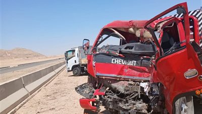 مصرع واصابة  2 في حادث تصادم  سيارتين نقل  بوادي حاجول  بالسويس