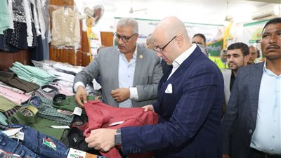 للعام 17.. افتتاح المعرض السنوي لتوزيع الزي المدرسي على الطلاب ببني سويف