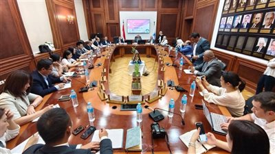 “هندسة عين شمس” تستقبل وفدا تعليميا من الصين لبحث التعاون الدولي 