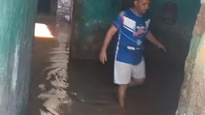 البيوت هتقع على أصحابها.. أزمة المياه الجوفية تهدد منازل قرية الديابات بسوهاج