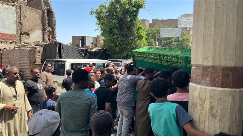 قنا..جنازة شهيد لقمة