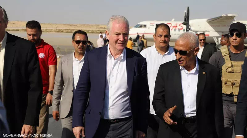 الوفد الأمريكي عند