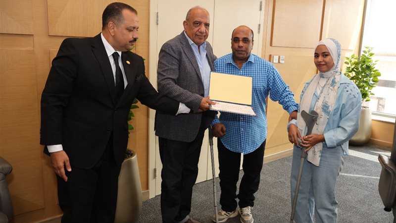 وزير الكهرباء والطاقة