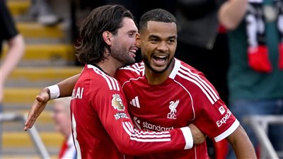 الريدز في الصدارة.. ليفربول يسقط أرسنال بصاروخ سوبوسلاي