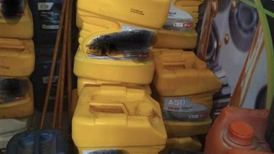 ضبط 560 لتر زيت.. تموين السويس تحرر 54 محضرا متنوعا في حملات رقابية  مكبرة 