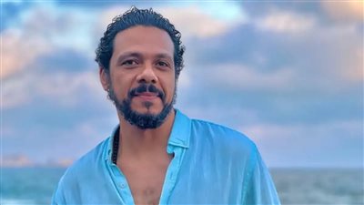 حمزة العيلي يعلن وفاة خاله عبر حسابه على الفيس بوك 