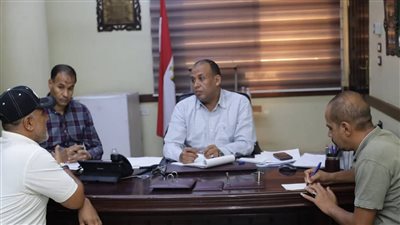 محلى نجع حمادي يؤكد علي رصف طريق المفارق وإنشاء حديقة عامة|صور