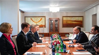 وزير الخارجية يلتقي رئيس وزراء سلوفينيا لبحث سبل تعزيز التعاون الثنائي