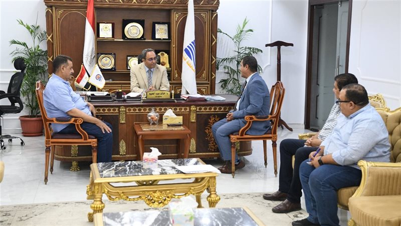 قنا..رئيس بنك قنا
